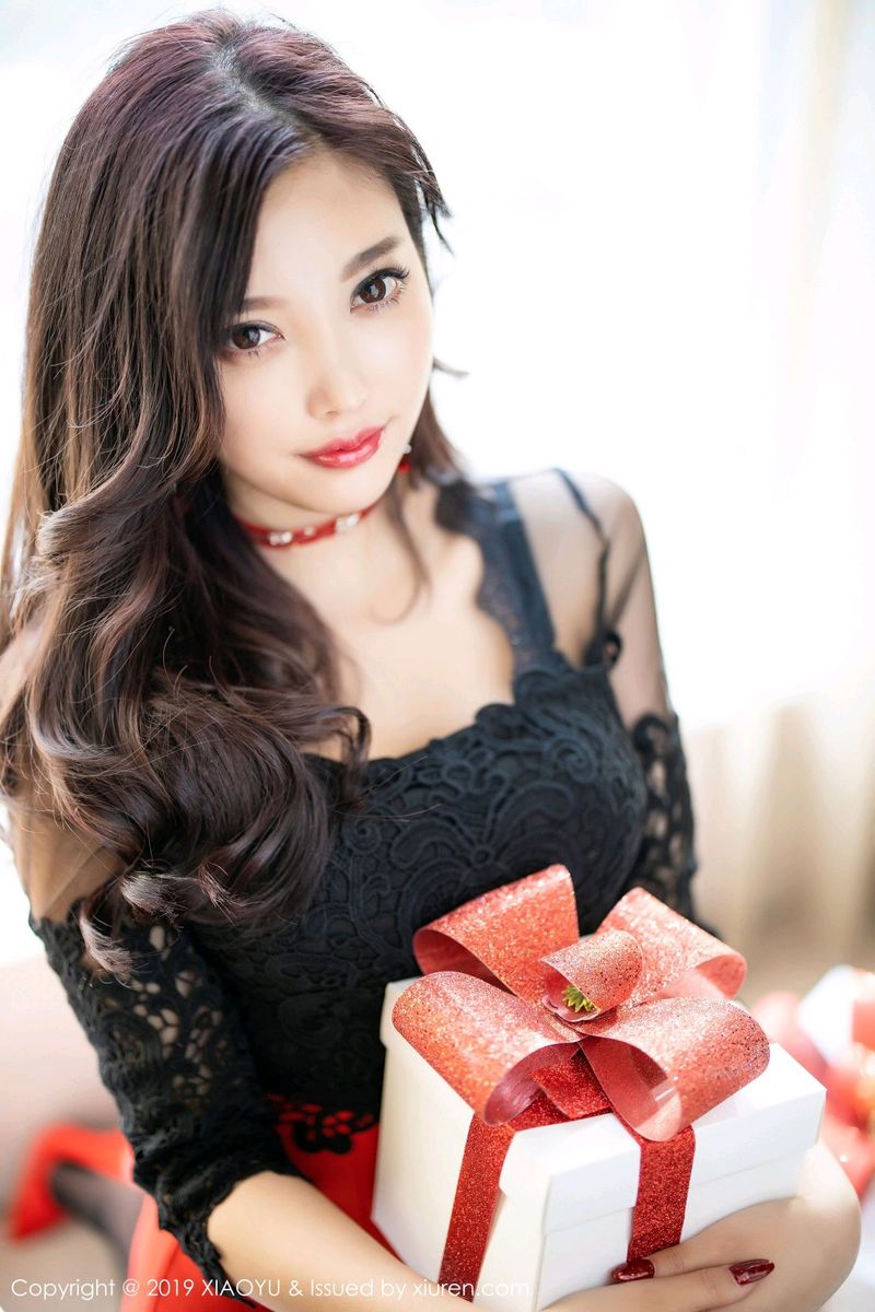 性感女神杨晨晨sugar黑丝美腿内衣诱惑圣诞主题写真