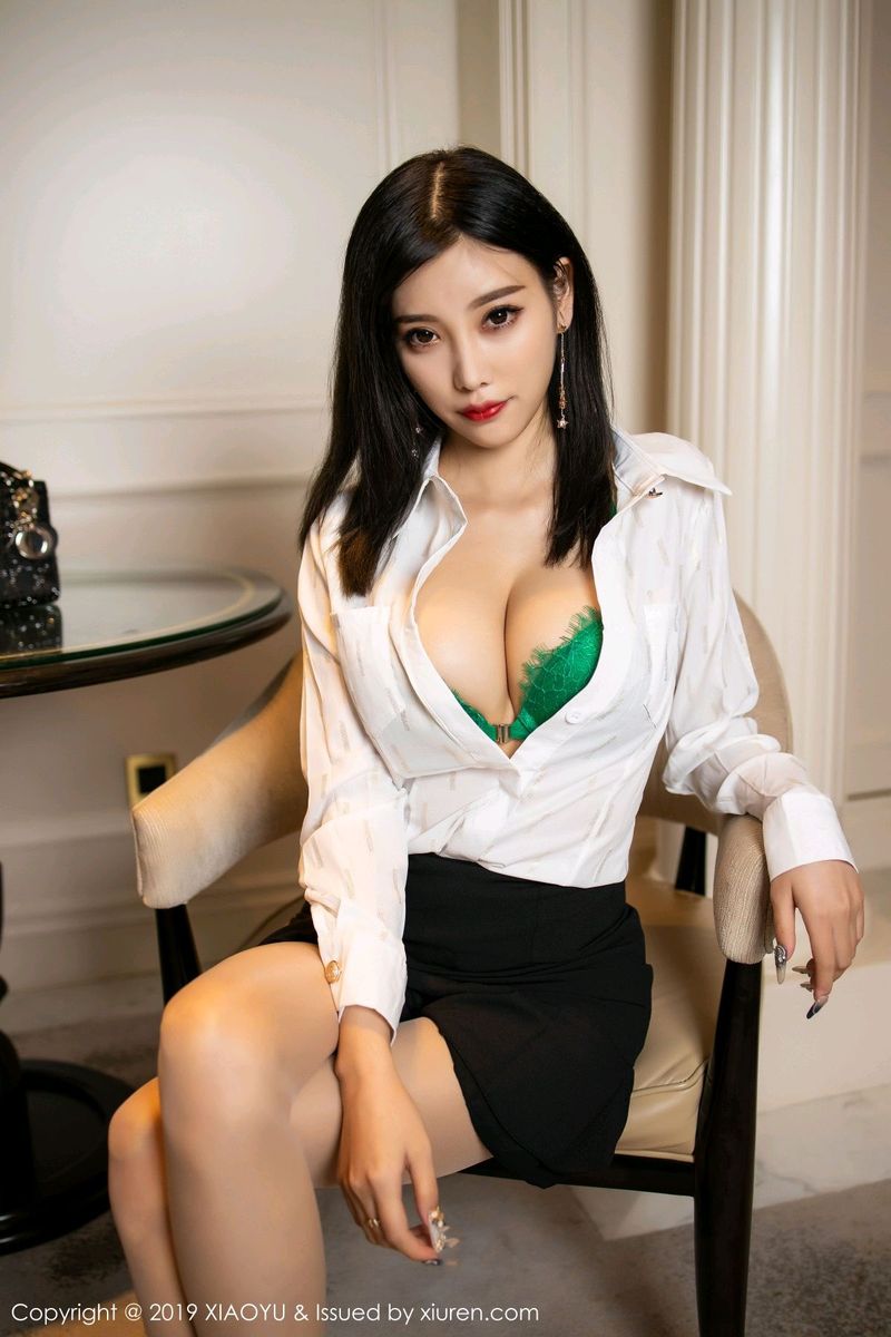 甜美女神杨晨晨sugar丝袜美腿迷人翘臀心愿性感旅拍