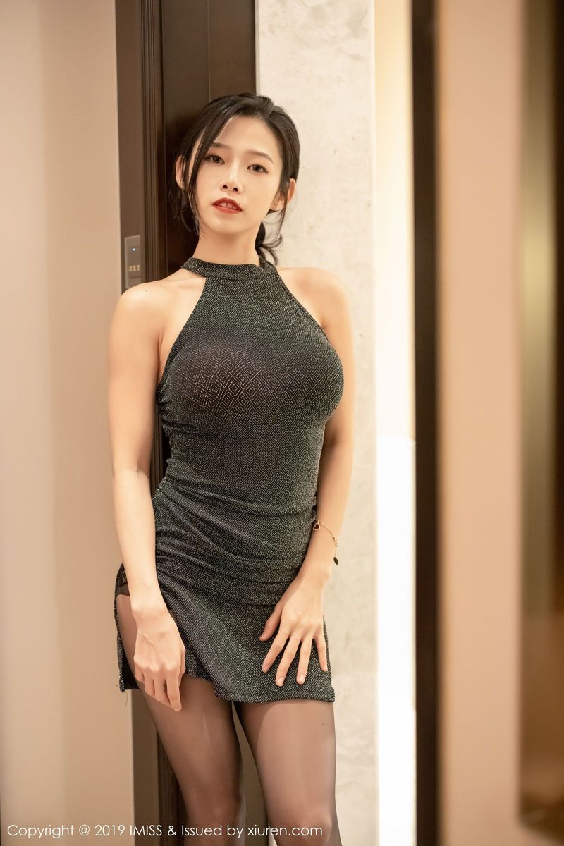 性感女神luvian本能丝袜美腿内衣诱惑最新写真