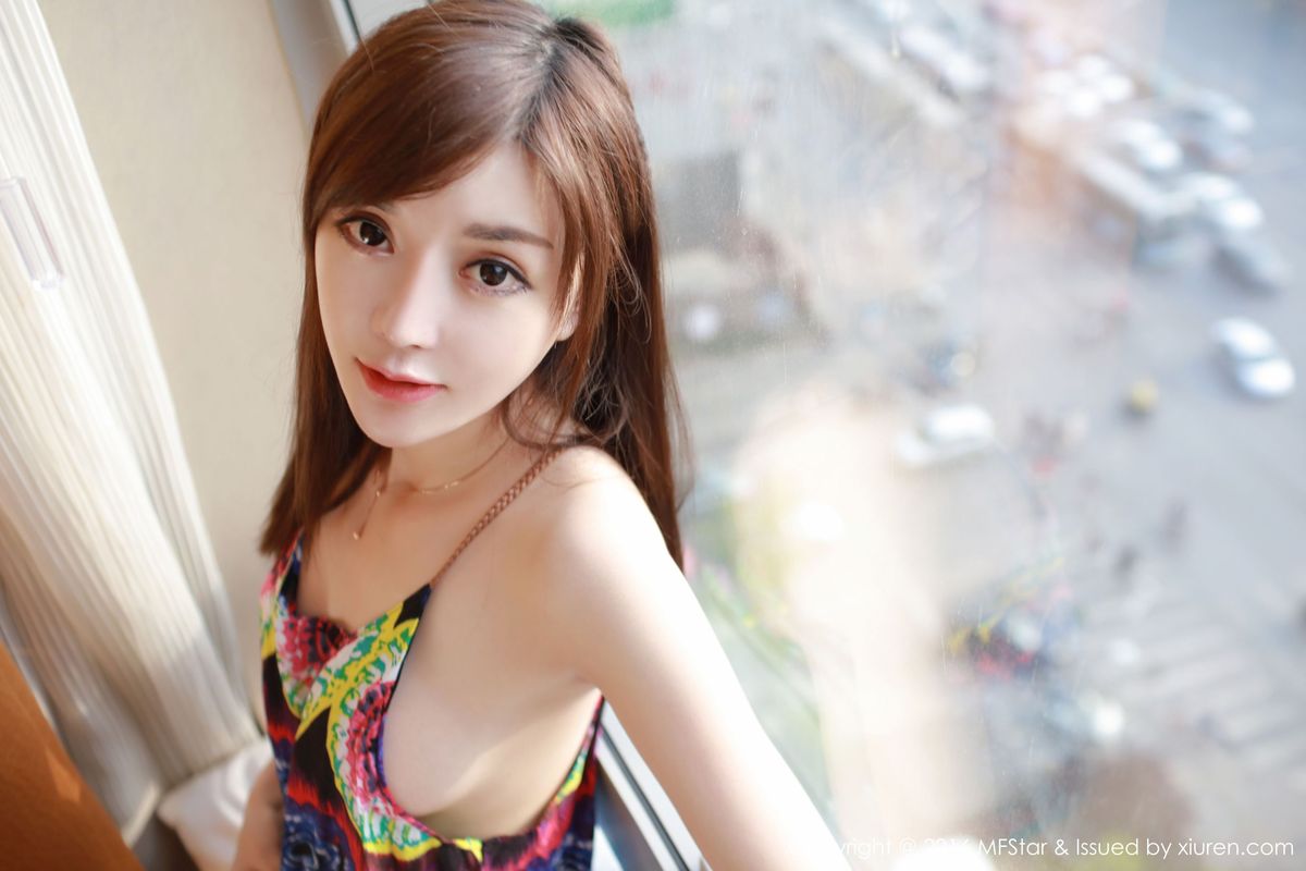 美女模特韩子萱mm睡衣私房系列首套大尺度写真