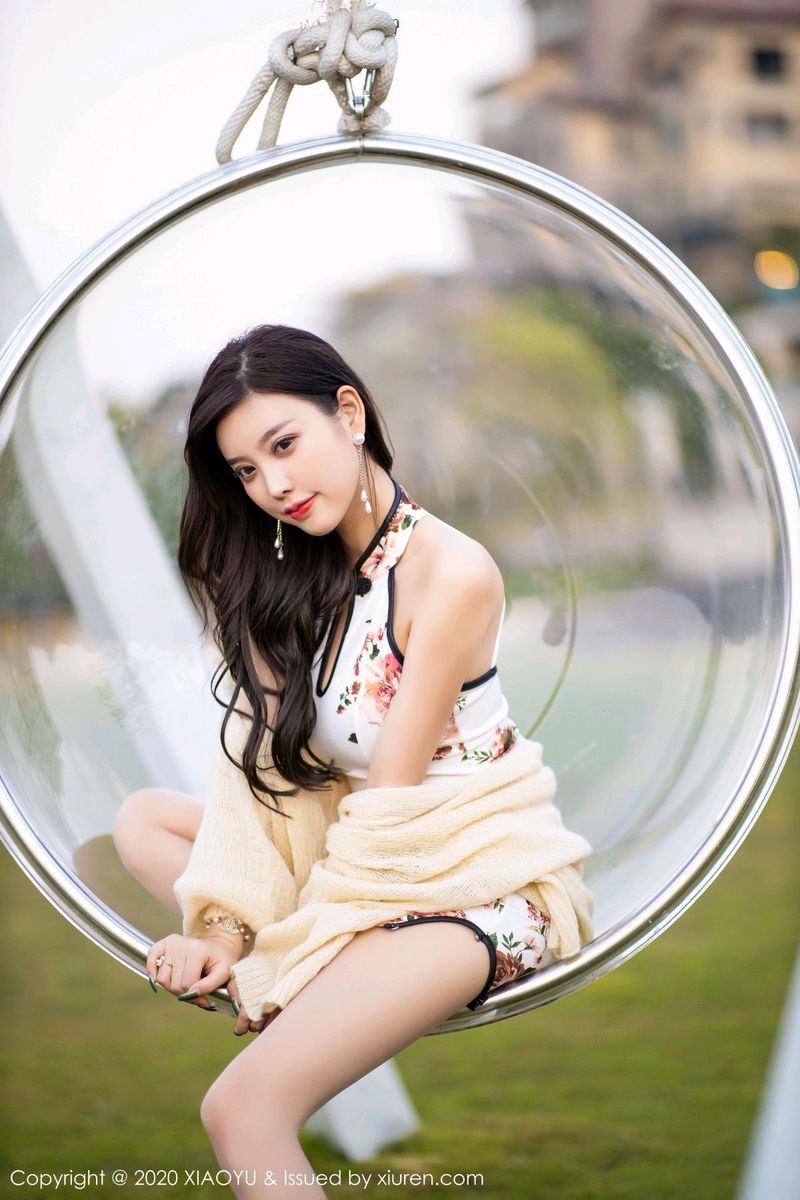 性感女神杨晨晨sugar古典旗袍&丝袜美腿室外写真