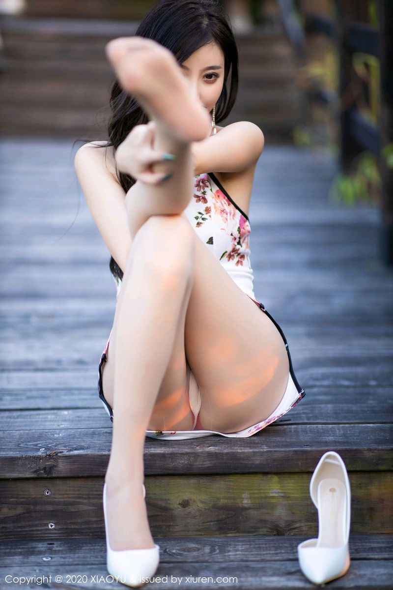 性感女神杨晨晨sugar古典旗袍&丝袜美腿室外写真
