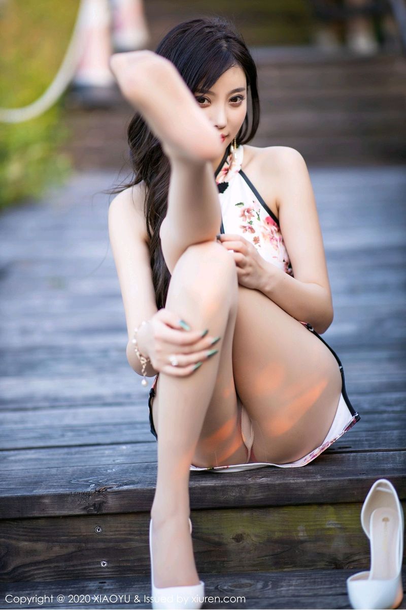 性感女神杨晨晨sugar古典旗袍&丝袜美腿室外写真