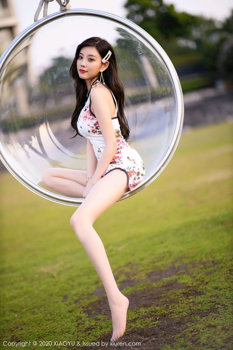 性感女神杨晨晨sugar古典旗袍&丝袜美腿室外写真