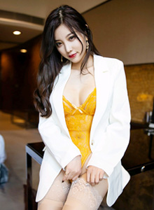 [XIUREN秀人网] 性感女神杨晨晨sugar丝袜美腿&镂空内衣视觉魅惑写真