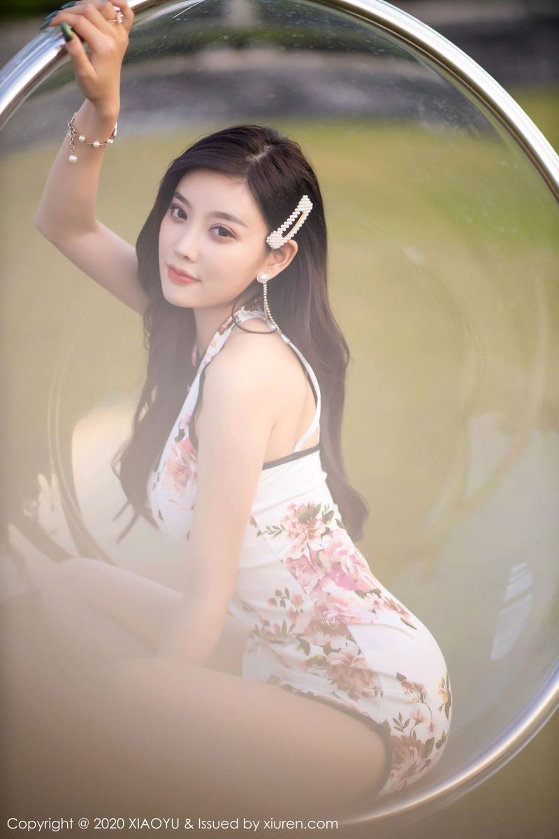性感女神杨晨晨sugar古典旗袍&丝袜美腿室外写真
