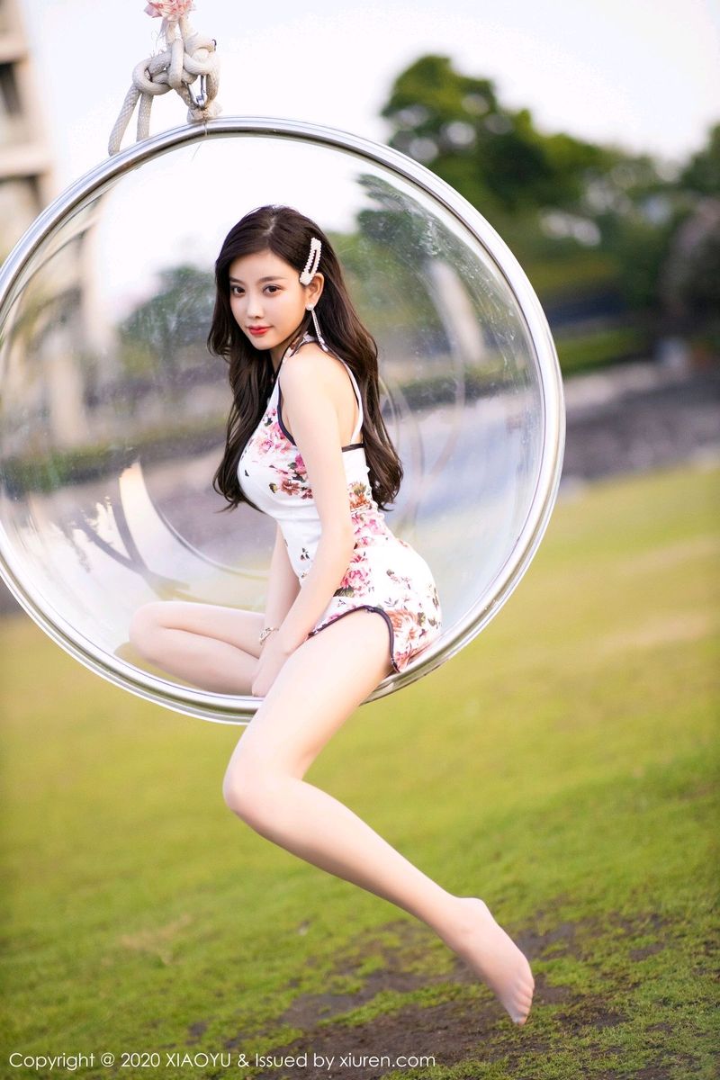 性感女神杨晨晨sugar古典旗袍&丝袜美腿室外写真