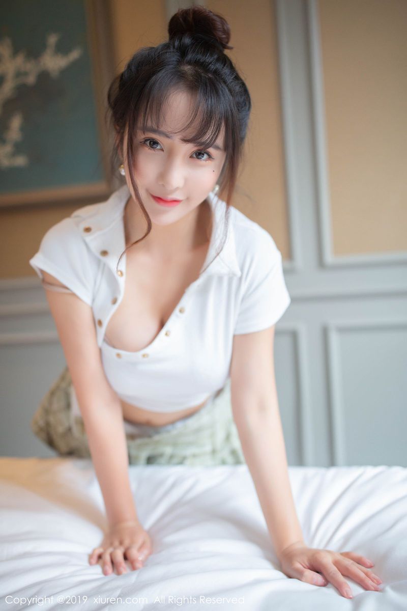 美女模特陶喜乐_lele性感学生装曼妙身姿诱人写真