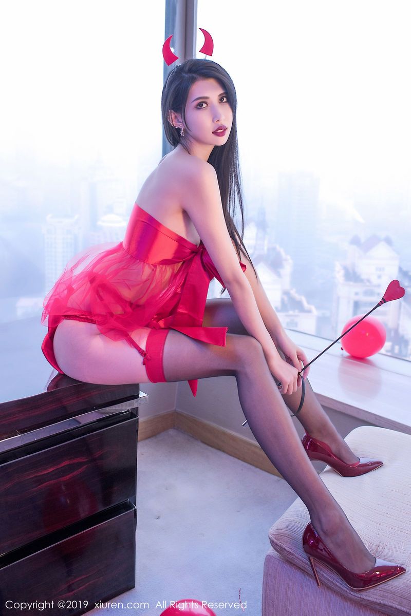 性感女神葛征Model深V连衣裙&圣诞装扮新年主题