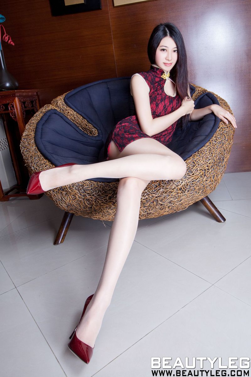 美女模特蔡茵茵Flora黑丝美腿内衣诱惑写真集