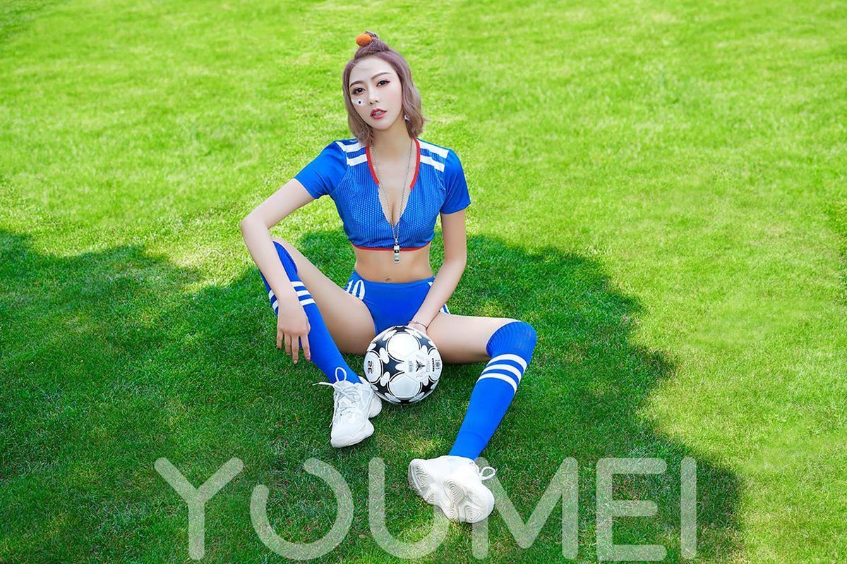 足球宝贝艺轩Renee樱花武者主题惊艳写真
