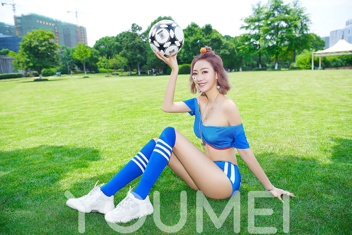 足球宝贝艺轩Renee樱花武者主题惊艳写真