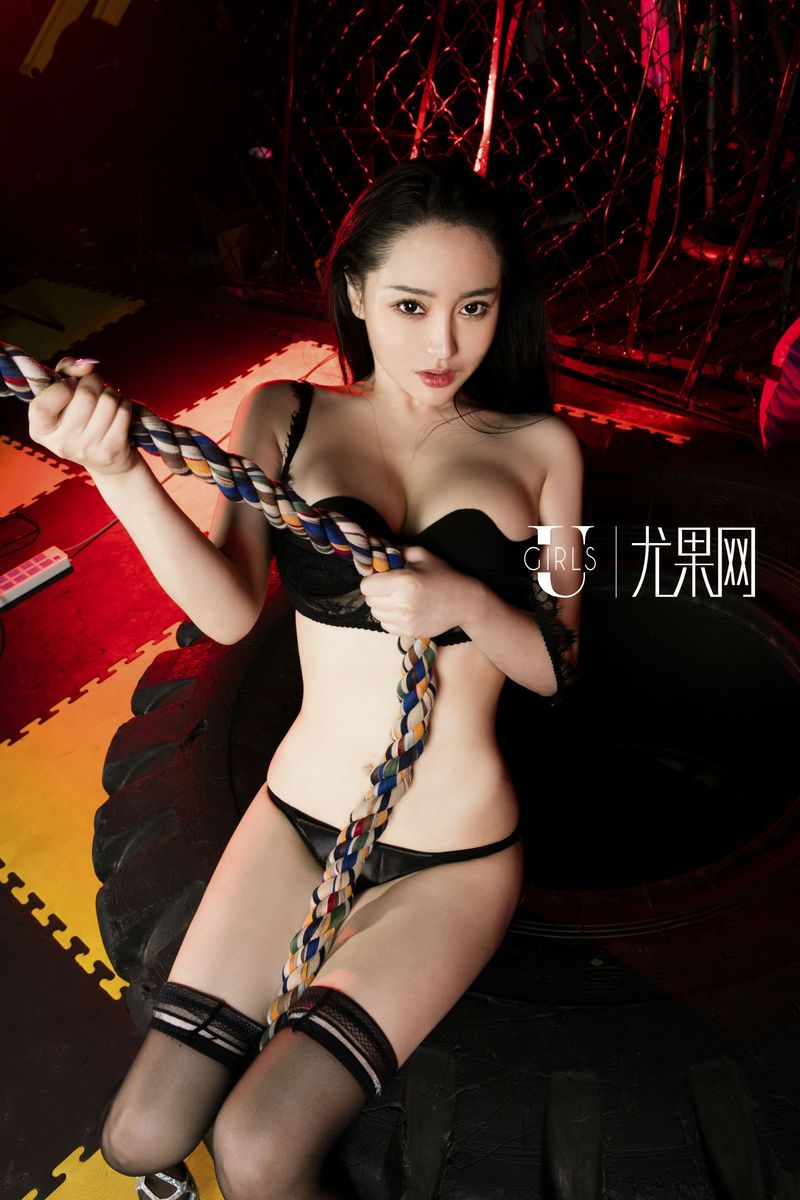 拳击美女麦苹果D罩杯情趣内衣诱惑大尺度写真