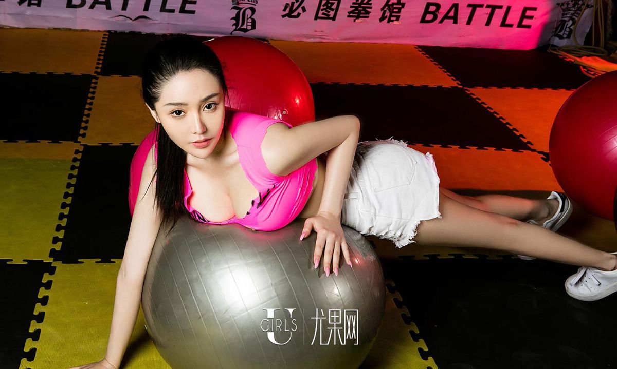 拳击美女麦苹果“权利游戏II”主题大尺度写真