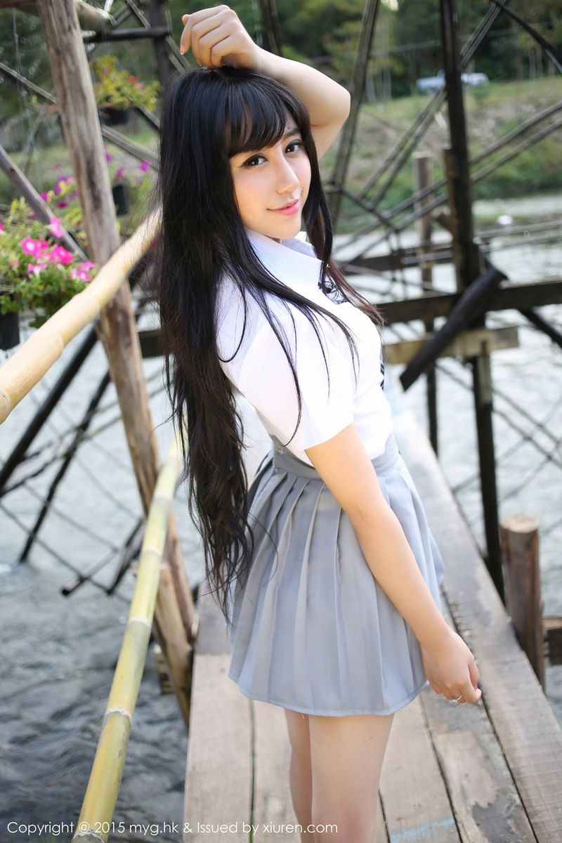 养眼美女杨晓青儿比基尼&校服外拍泰国旅拍