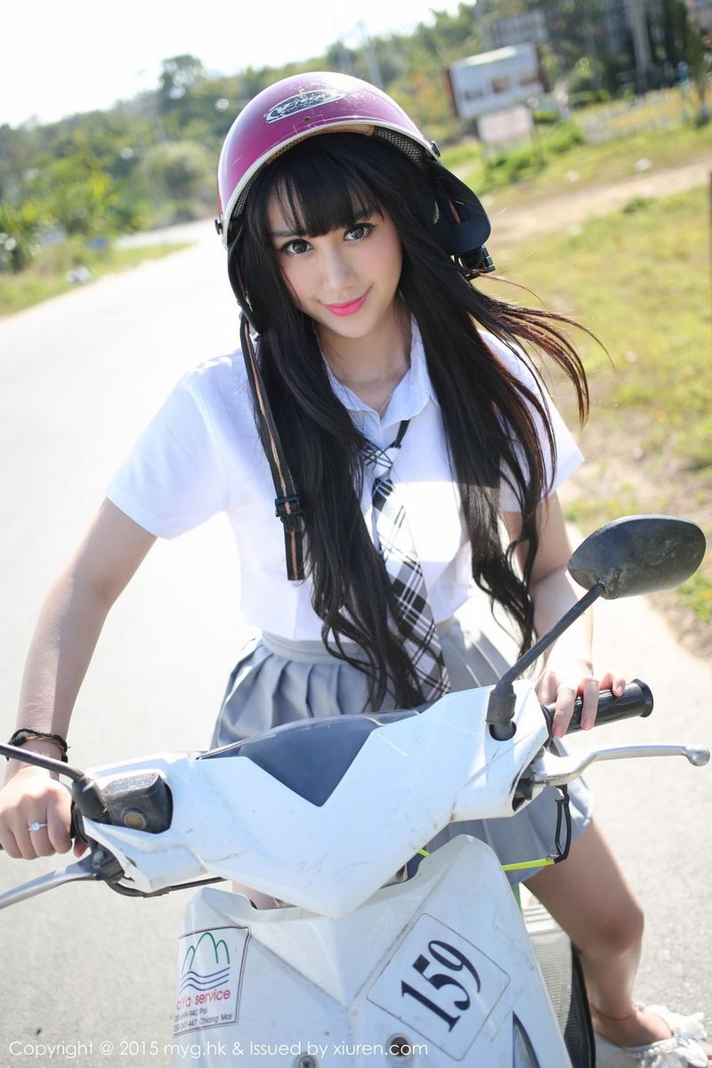 养眼美女杨晓青儿比基尼&校服外拍泰国旅拍
