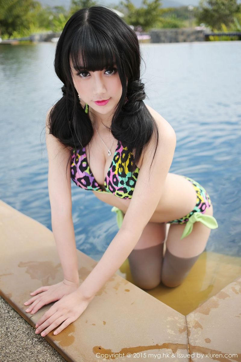 养眼美女杨晓青儿比基尼&校服外拍泰国旅拍