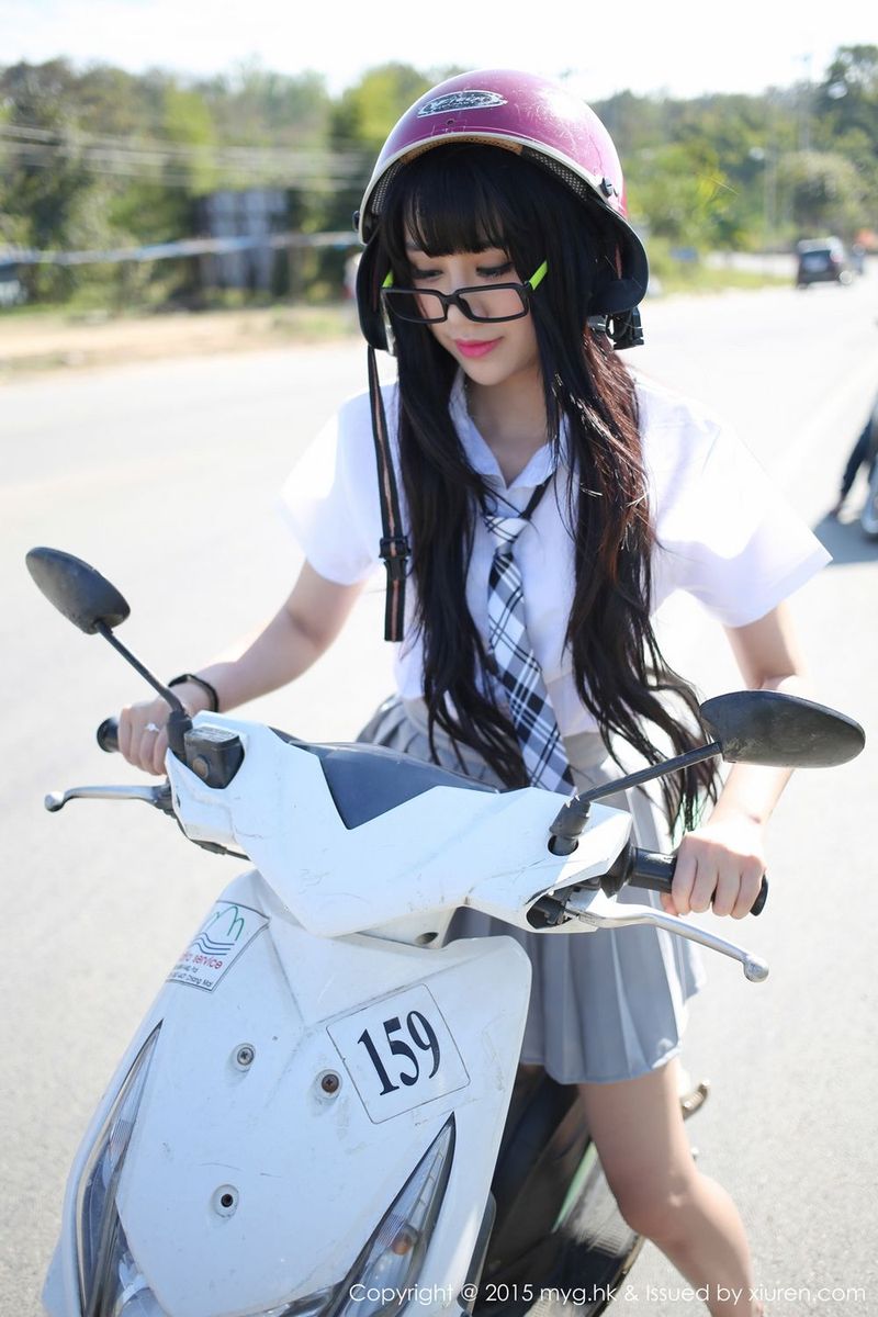 养眼美女杨晓青儿比基尼&校服外拍泰国旅拍