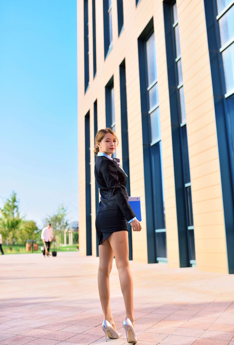 性感女神若兮baby丝袜美腿职场OL制服街拍写真