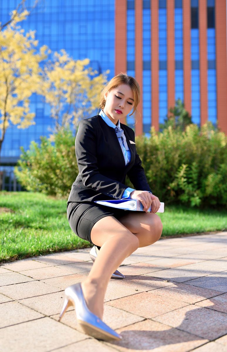 性感女神若兮baby丝袜美腿职场OL制服街拍写真