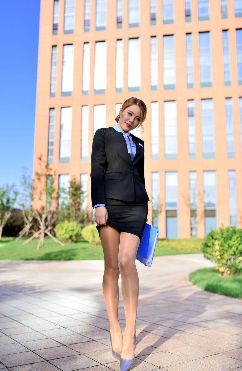 性感女神若兮baby丝袜美腿职场OL制服街拍写真