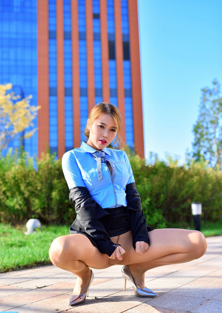 性感女神若兮baby丝袜美腿职场OL制服街拍写真