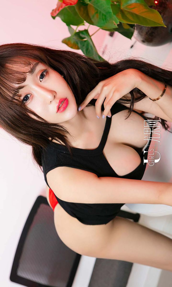 美女模特顾籼职场OL少女痴梦妩媚诱惑写真