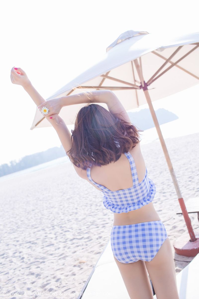 气质美女Sandy陈天扬白皙身材比基尼诱惑兰卡威旅拍