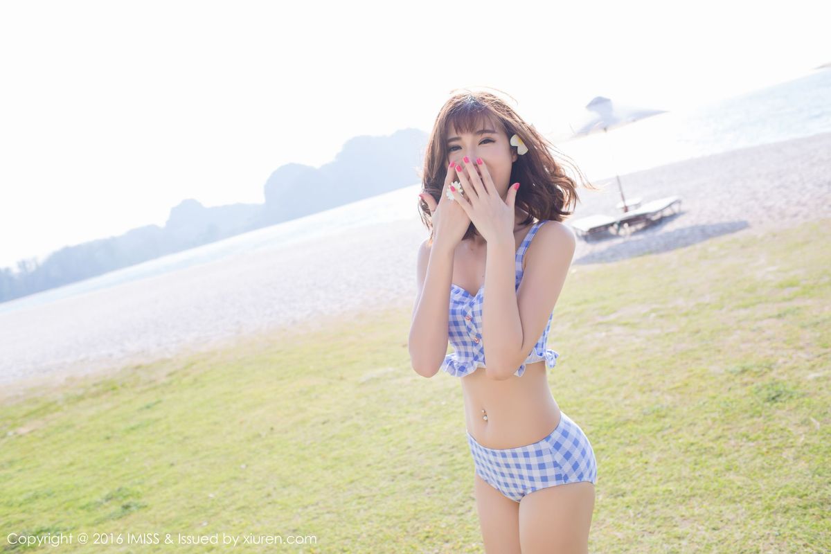 气质美女Sandy陈天扬白皙身材比基尼诱惑兰卡威旅拍