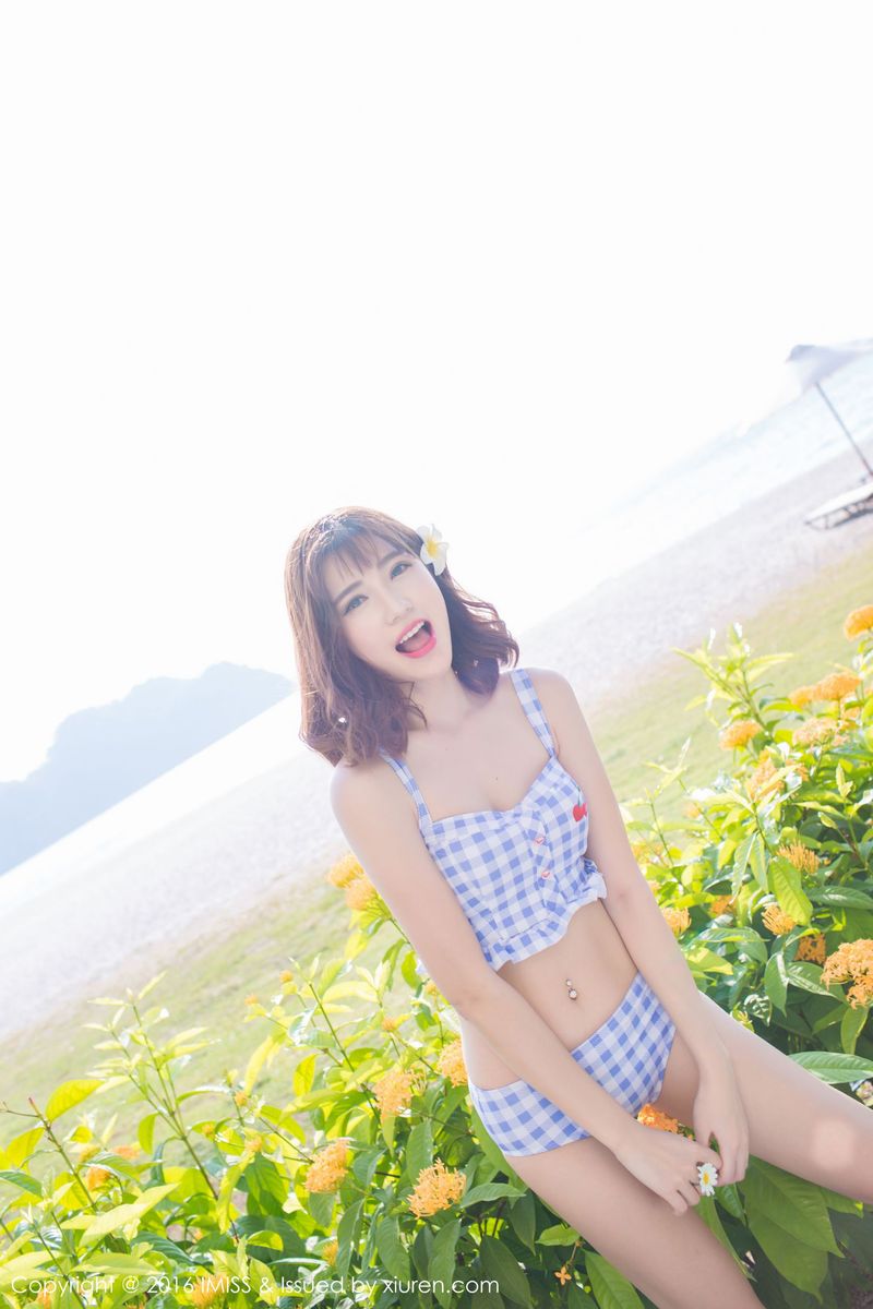 气质美女Sandy陈天扬白皙身材比基尼诱惑兰卡威旅拍