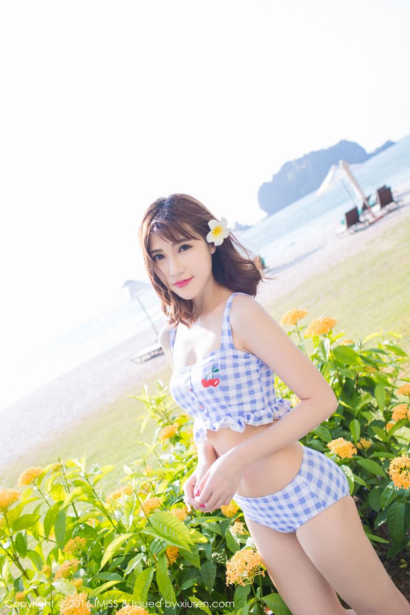 气质美女Sandy陈天扬白皙身材比基尼诱惑兰卡威旅拍