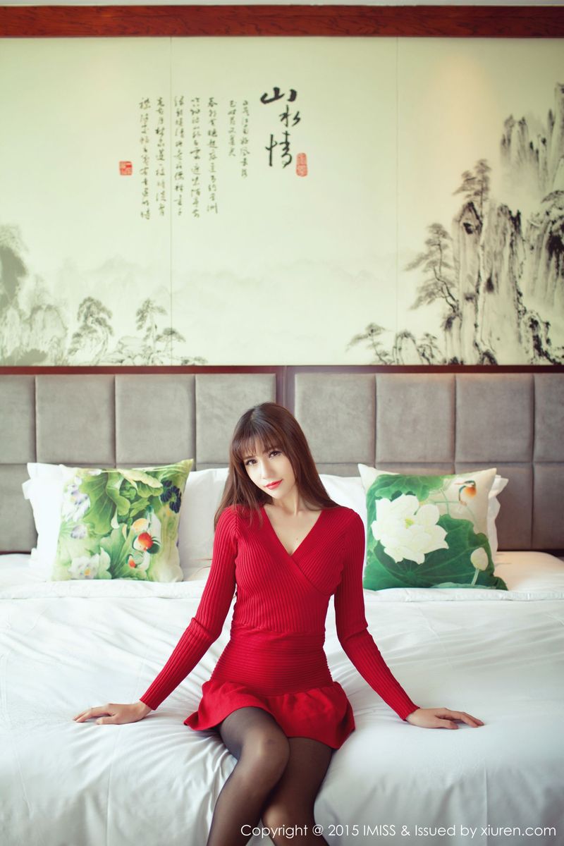 气质美女Sandy陈天扬修长美腿镂空透视诱惑旅拍