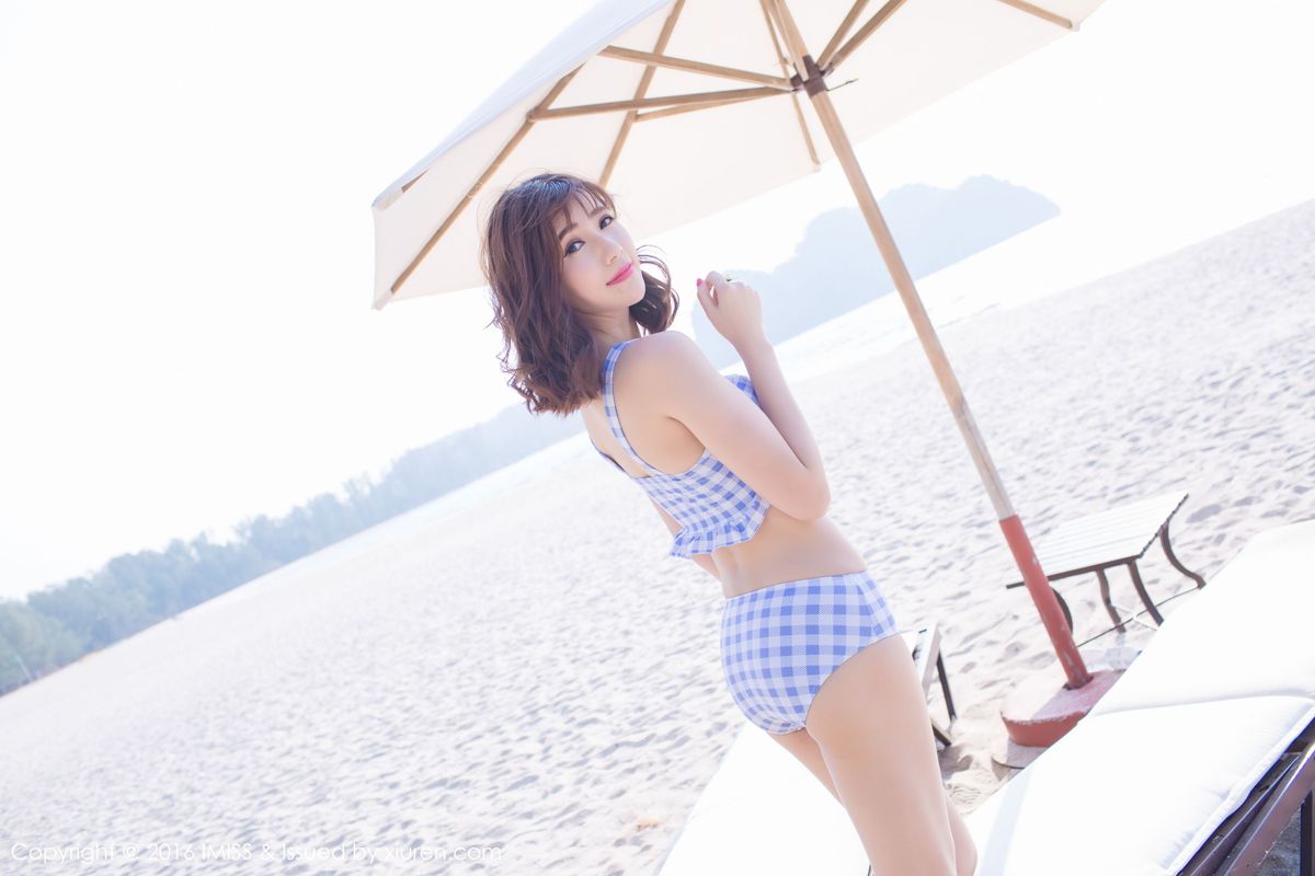 气质美女Sandy陈天扬白皙身材比基尼诱惑兰卡威旅拍