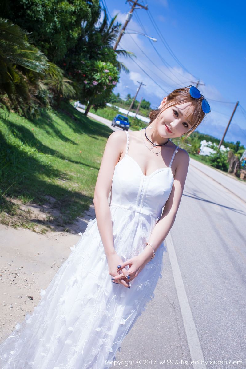 气质美女妤薇Vivian性感OL白色长裙塞班迷人旅拍