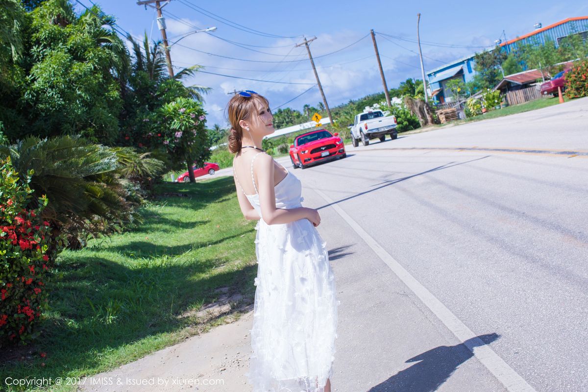 气质美女妤薇Vivian性感OL白色长裙塞班迷人旅拍