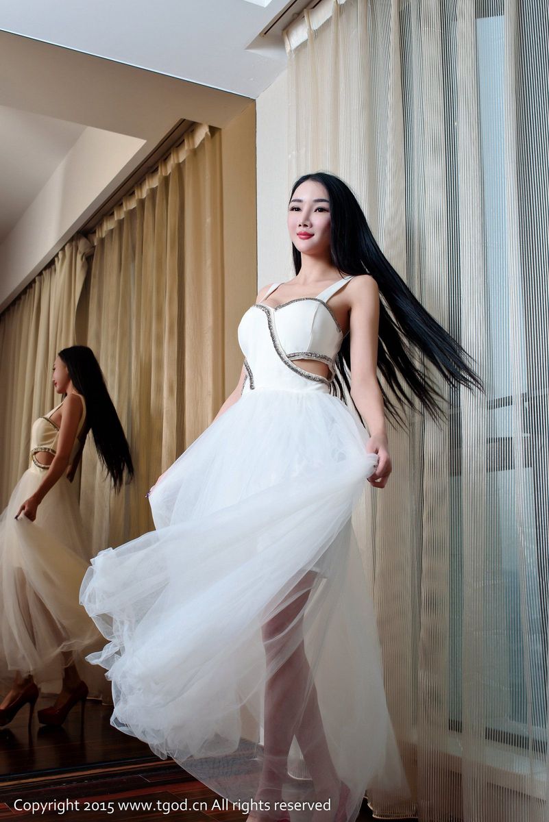 性感美女婕西儿jessie不同风格清纯or妖艳风格写真