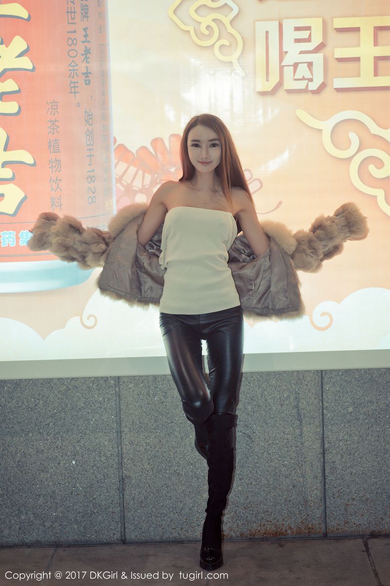 性感女神婕西儿jessie比基尼+外景露出羊城小蛮腰写真