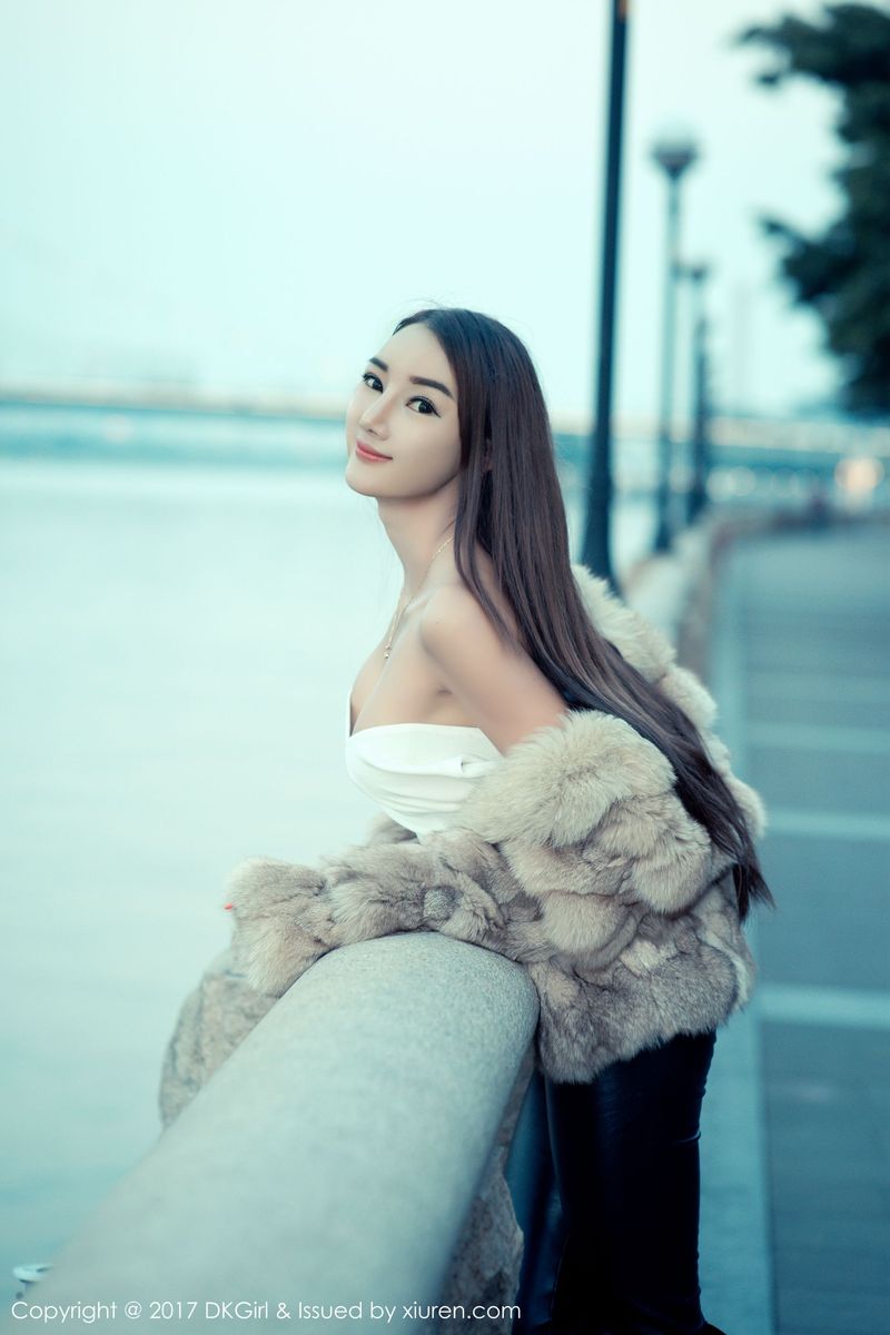 美女模特婕西儿jessie隧道露出羊城小蛮腰写真