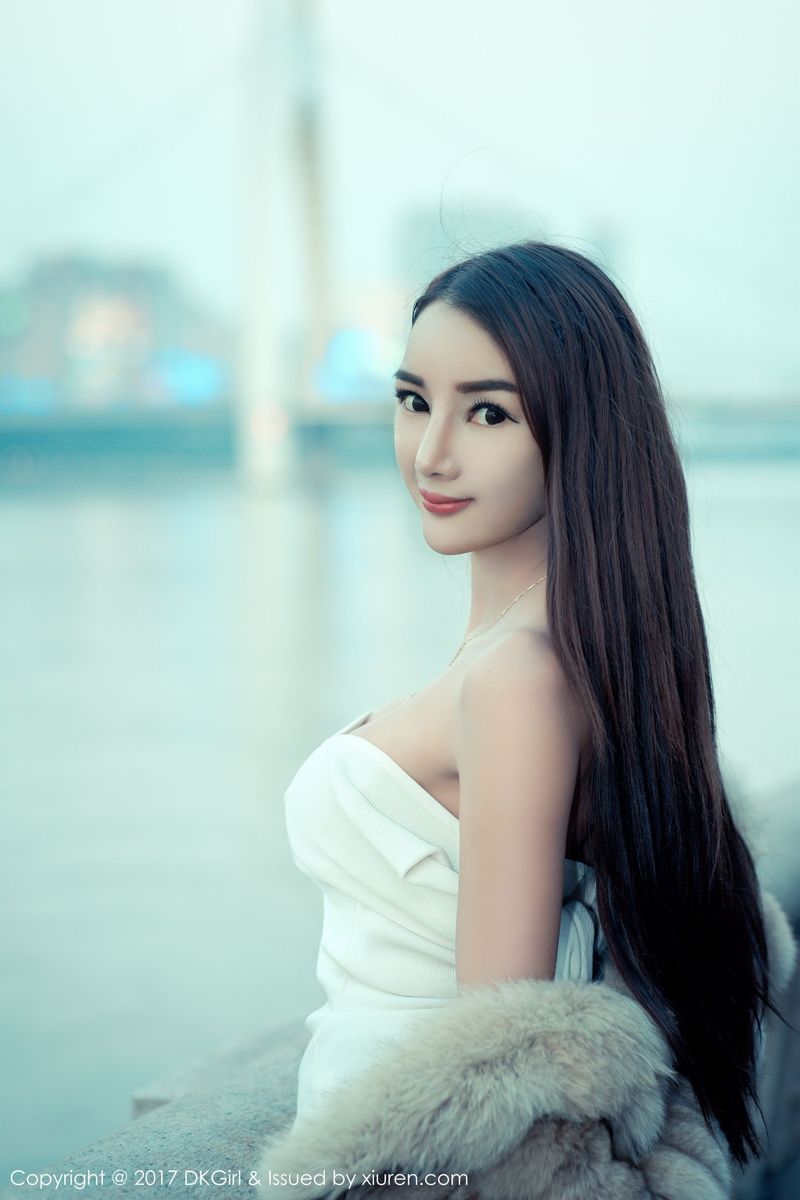 美女模特婕西儿jessie隧道露出羊城小蛮腰写真