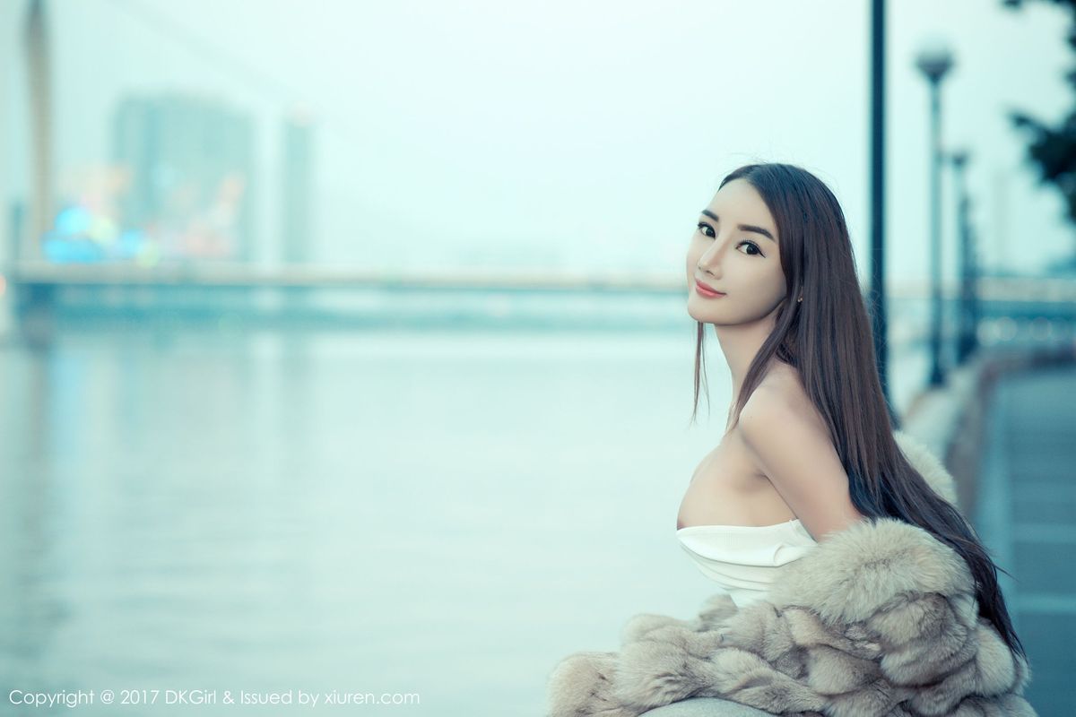 美女模特婕西儿jessie隧道露出羊城小蛮腰写真