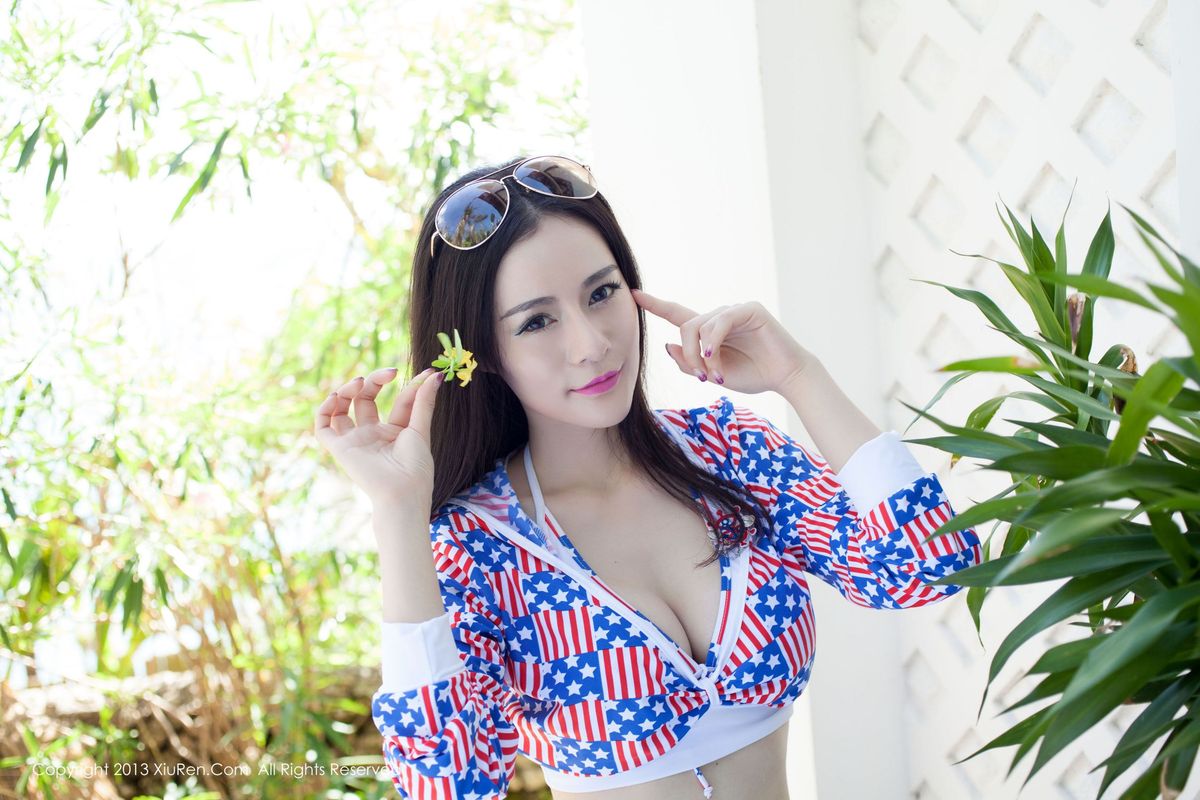网络红人Nancy小姿小清新比基尼长滩系列户外套图