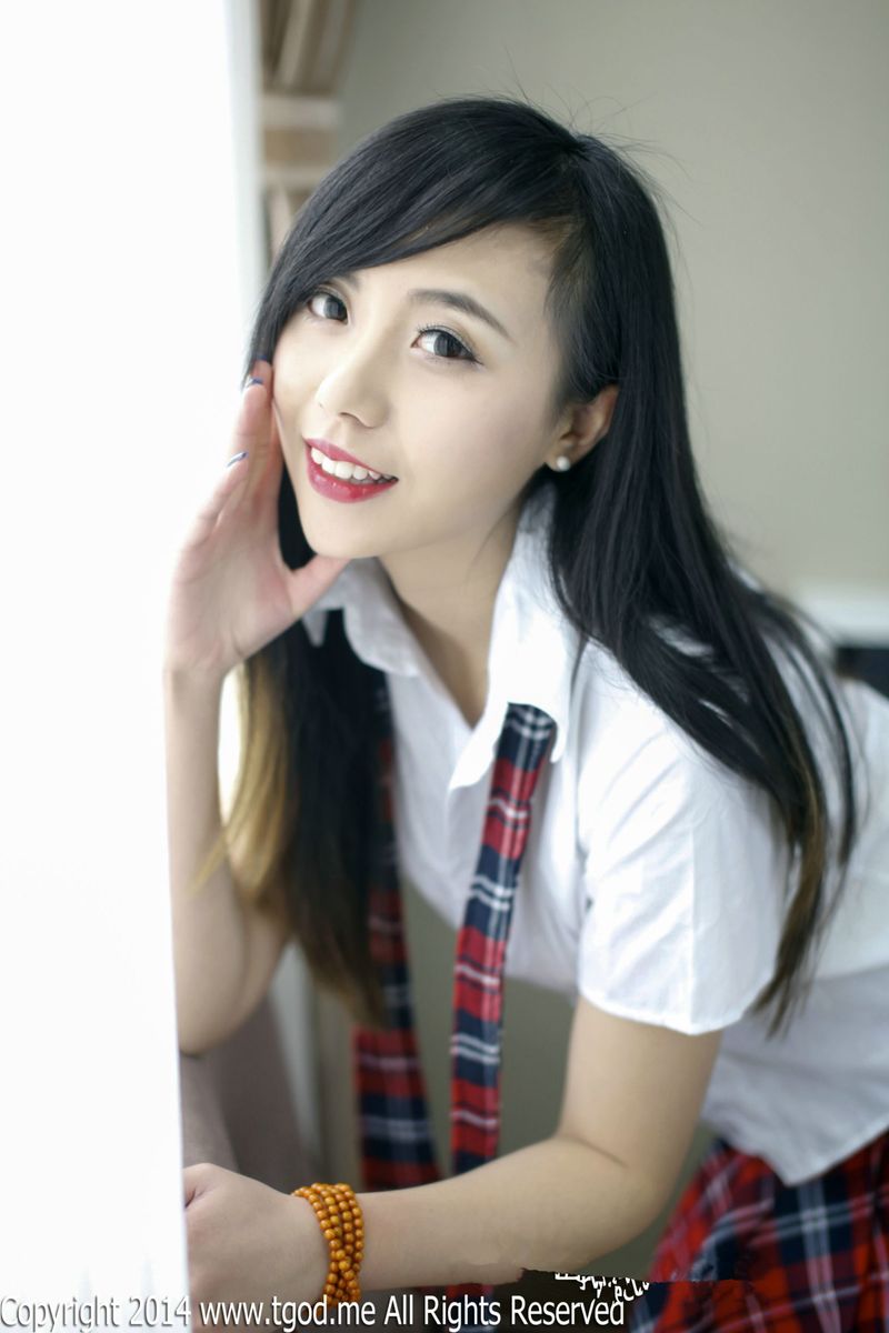 新人模特谢忱倬情趣吊裙+平安夜校服诱惑套图