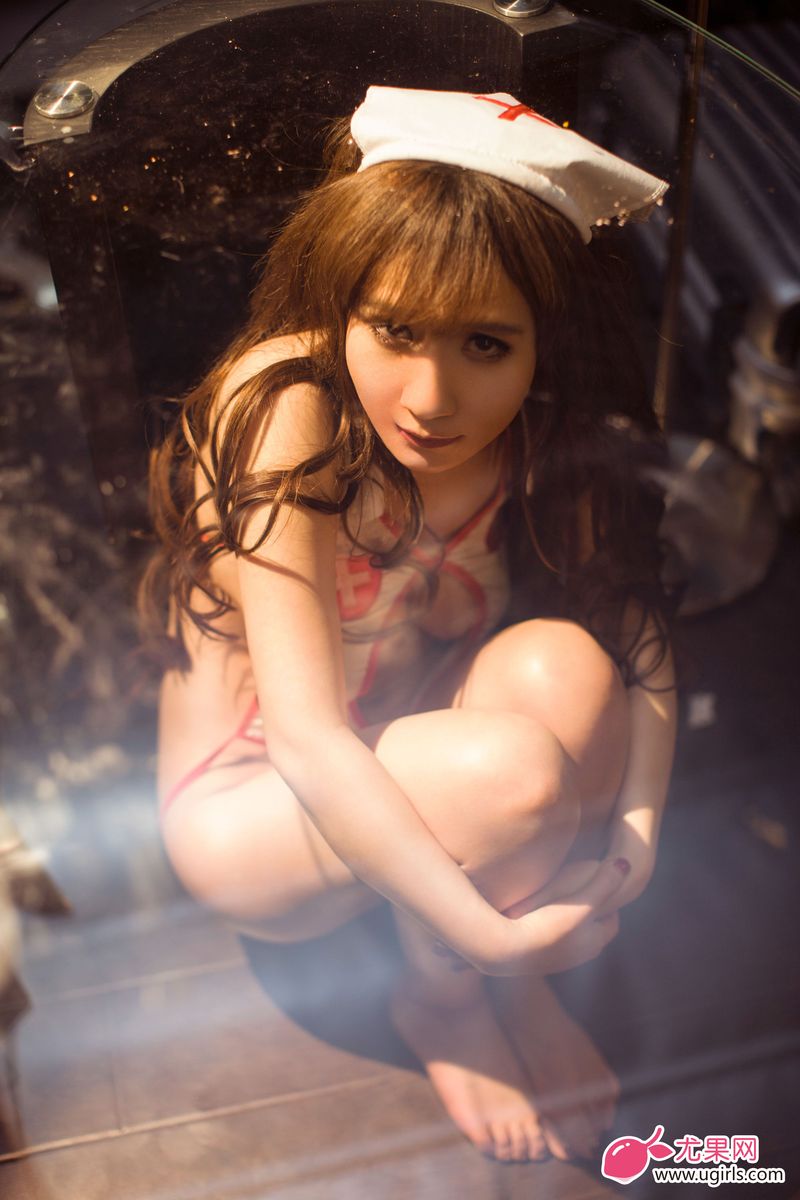 美女模特苏可可三点式内衣诱惑酥胸微露妖娆写真