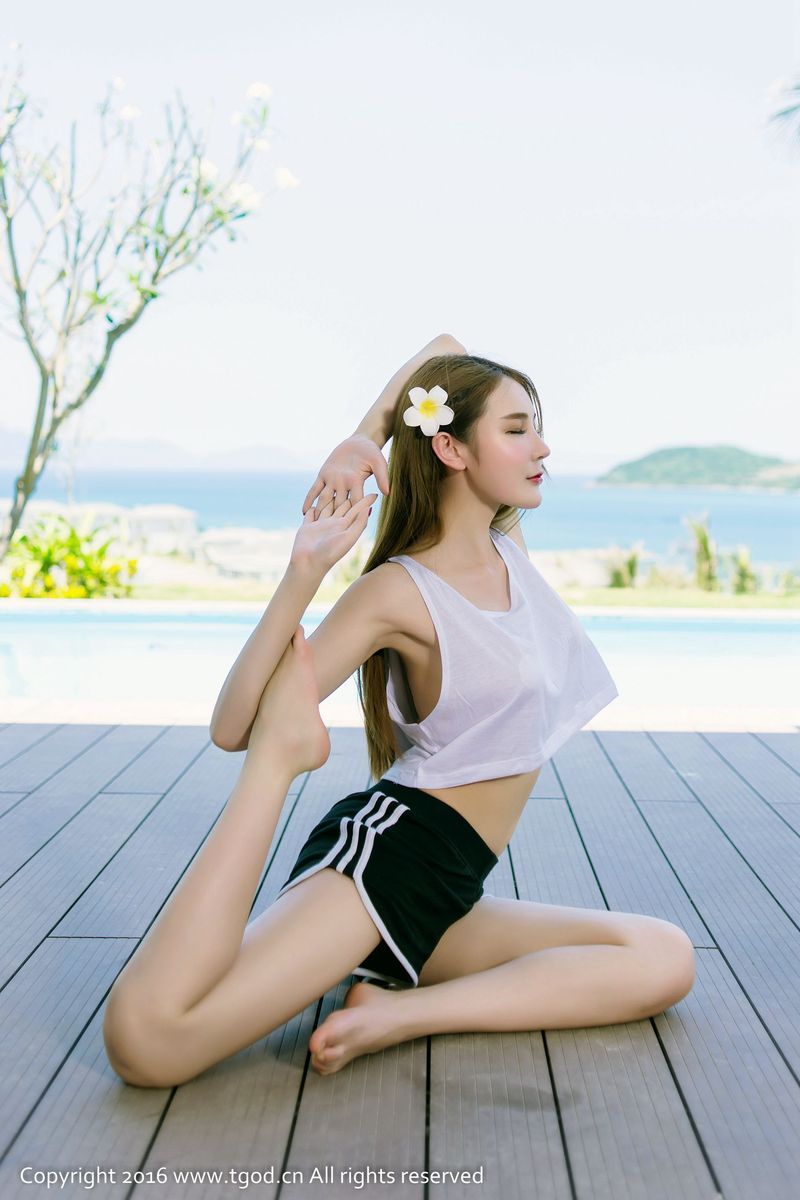 美女模特伍月yuer海边沙滩比基尼诱惑越南芽庄旅拍