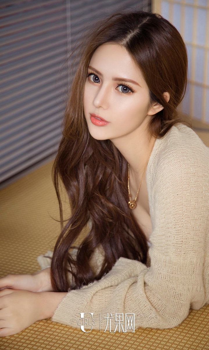 美女模特若彤BOOMBOOM化身足球宝贝狂野性感写真