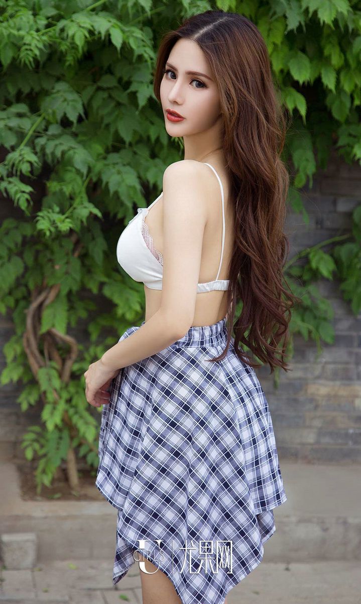美女模特若彤BOOMBOOM化身足球宝贝狂野性感写真