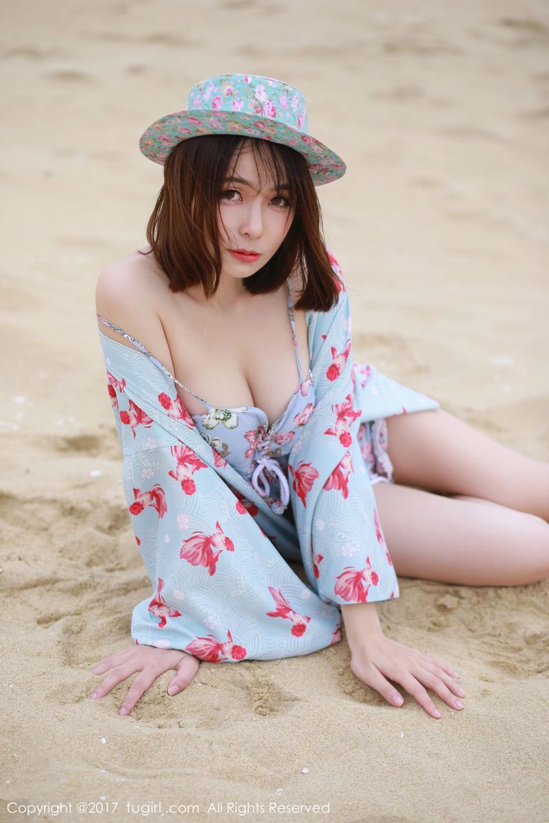 性感女神奈奈Fox海边沙滩比基尼诱惑系列写真