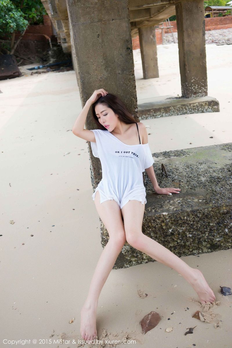 美女模特陈欣海边沙滩比基尼湿身诱惑普吉岛旅拍