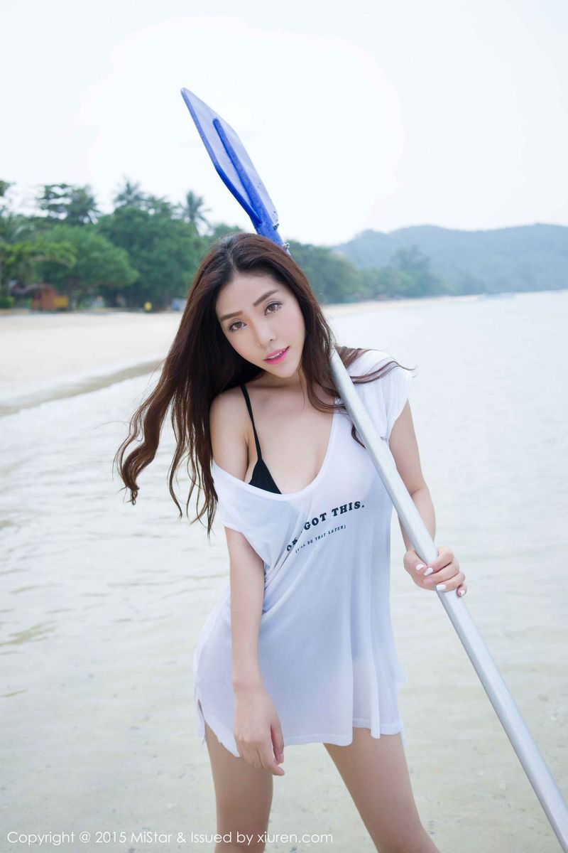 美女模特陈欣海边沙滩比基尼湿身诱惑普吉岛旅拍