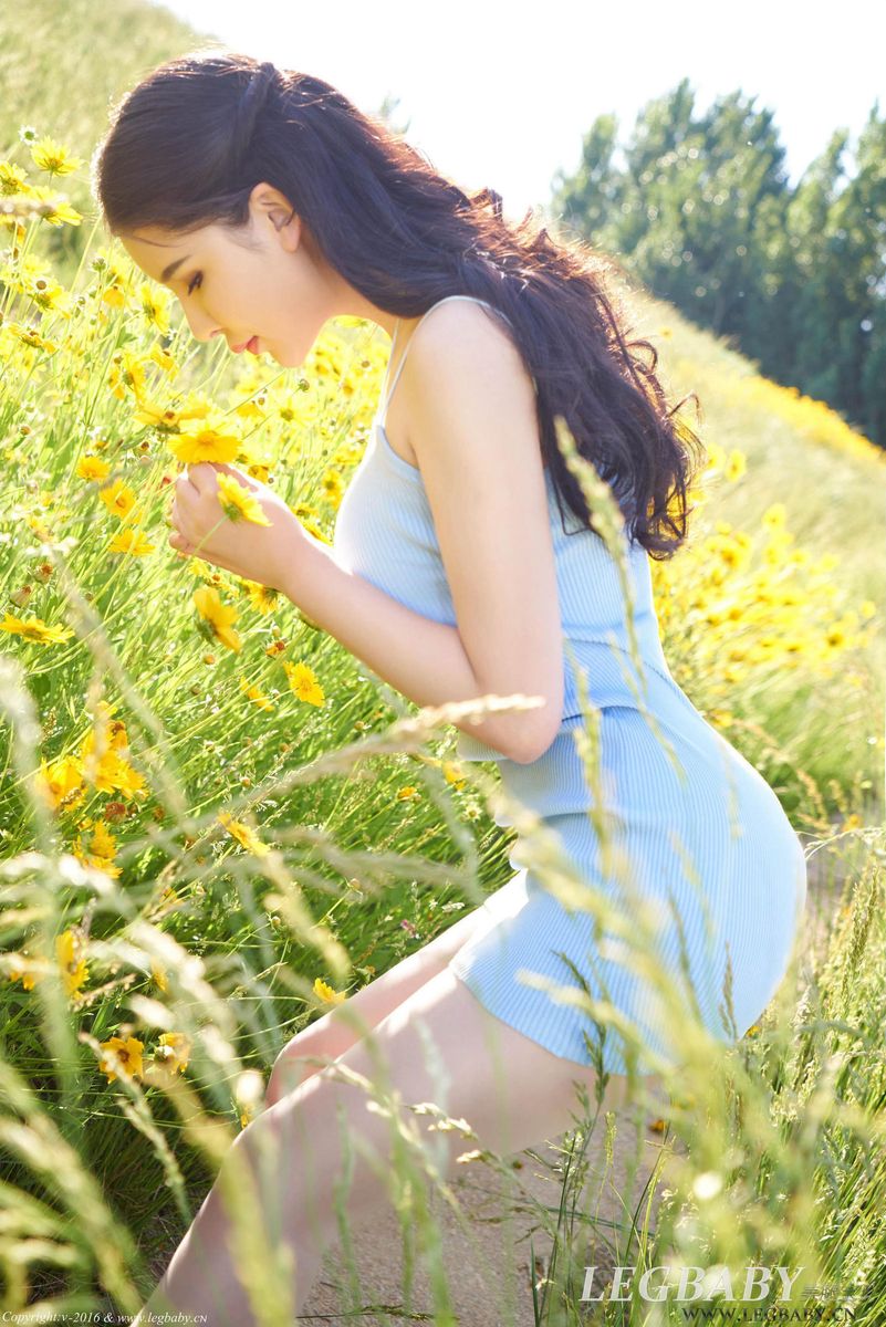 完美女神李丽莎修长美腿丝袜系列性感写真